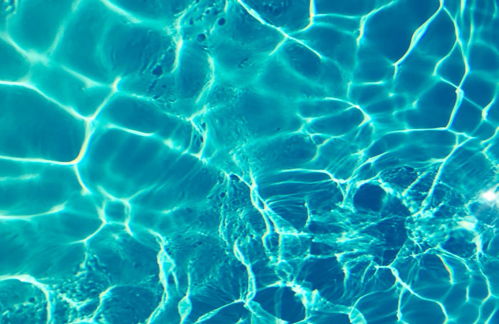 Waarom is water nat? Een simpele uitleg van een complexe vraag