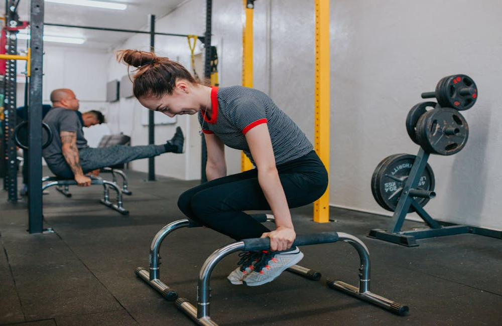 Waarom krijg je een steek in je zij tijdens het sporten