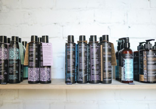 Hoeveel bespaar je met 2+1 gratis op shampoo van €4,49 per fles bij de drogist